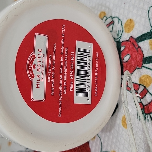 Cookie and milk bottle for Santa - Picture 7 of 7